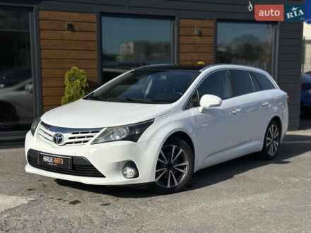 Белый Тойота Авенсис, объемом двигателя 2 л и пробегом 340 тыс. км за 11600 $, фото 1 на Automoto.ua