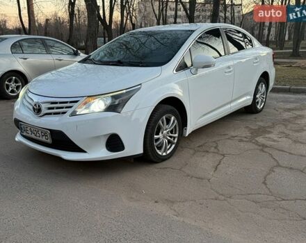 Белый Тойота Авенсис, объемом двигателя 2 л и пробегом 200 тыс. км за 8550 $, фото 1 на Automoto.ua