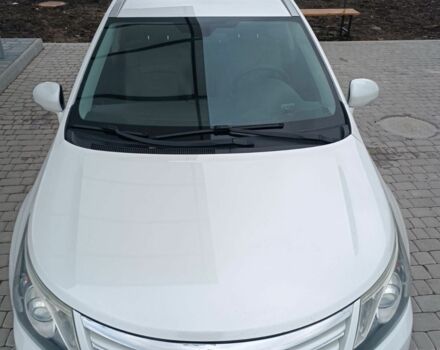 Белый Тойота Авенсис, объемом двигателя 1.8 л и пробегом 246 тыс. км за 8100 $, фото 1 на Automoto.ua