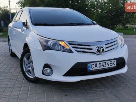 Белый Тойота Авенсис, объемом двигателя 2 л и пробегом 276 тыс. км за 11500 $, фото 1 на Automoto.ua