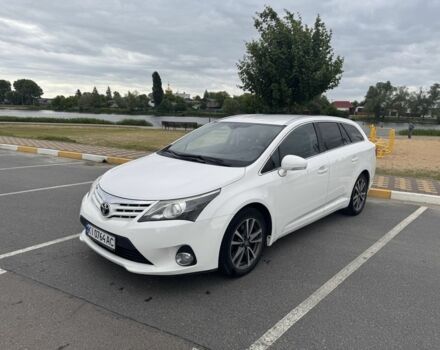 Белый Тойота Авенсис, объемом двигателя 2.2 л и пробегом 318 тыс. км за 10260 $, фото 1 на Automoto.ua