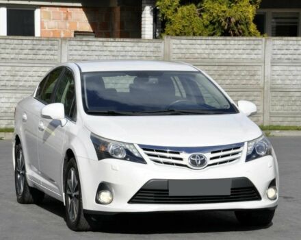 Білий Тойота Авенсіс, об'ємом двигуна 2 л та пробігом 148 тис. км за 8300 $, фото 1 на Automoto.ua