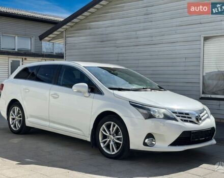 Белый Тойота Авенсис, объемом двигателя 1.8 л и пробегом 399 тыс. км за 9600 $, фото 1 на Automoto.ua