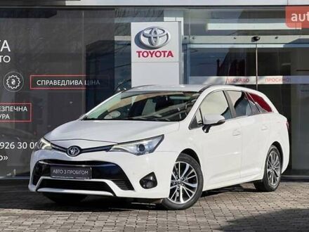 Белый Тойота Авенсис, объемом двигателя 2 л и пробегом 194 тыс. км за 12384 $, фото 1 на Automoto.ua