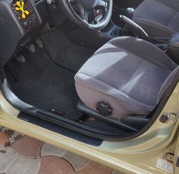 Бежевий Тойота Авенсіс, об'ємом двигуна 2 л та пробігом 280 тис. км за 3600 $, фото 4 на Automoto.ua