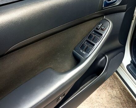 Бежевый Тойота Авенсис, объемом двигателя 2 л и пробегом 128 тыс. км за 5300 $, фото 10 на Automoto.ua