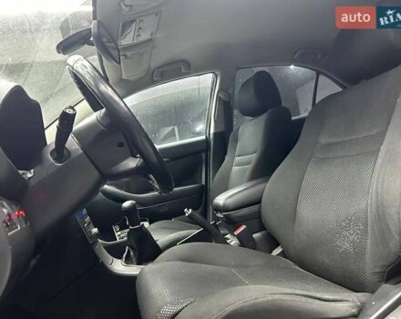 Бежевый Тойота Авенсис, объемом двигателя 1.8 л и пробегом 183 тыс. км за 5500 $, фото 8 на Automoto.ua