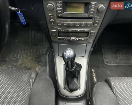 Бежевый Тойота Авенсис, объемом двигателя 1.8 л и пробегом 183 тыс. км за 5500 $, фото 15 на Automoto.ua