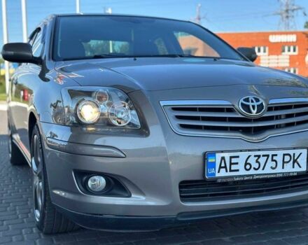 Бежевий Тойота Авенсіс, об'ємом двигуна 1.8 л та пробігом 258 тис. км за 6500 $, фото 3 на Automoto.ua