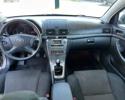 Бежевий Тойота Авенсіс, об'ємом двигуна 1.8 л та пробігом 258 тис. км за 6500 $, фото 8 на Automoto.ua