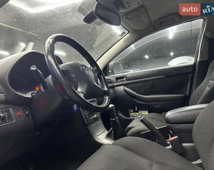 Бежевый Тойота Авенсис, объемом двигателя 1.8 л и пробегом 183 тыс. км за 5500 $, фото 6 на Automoto.ua