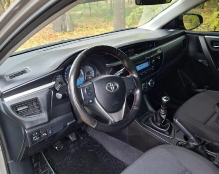 Бежевый Тойота Авенсис, объемом двигателя 1.3 л и пробегом 213 тыс. км за 11000 $, фото 1 на Automoto.ua