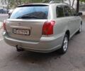 Бежевый Тойота Авенсис, объемом двигателя 2 л и пробегом 220 тыс. км за 5500 $, фото 3 на Automoto.ua