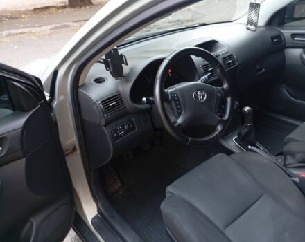 Бежевый Тойота Авенсис, объемом двигателя 2 л и пробегом 220 тыс. км за 5500 $, фото 6 на Automoto.ua