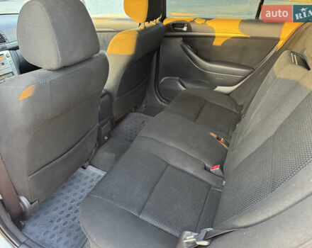 Бежевый Тойота Авенсис, объемом двигателя 2 л и пробегом 331 тыс. км за 5200 $, фото 7 на Automoto.ua