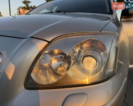 Бежевый Тойота Авенсис, объемом двигателя 2 л и пробегом 331 тыс. км за 5200 $, фото 12 на Automoto.ua