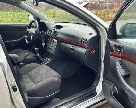 Бежевий Тойота Авенсіс, об'ємом двигуна 2 л та пробігом 1 тис. км за 2500 $, фото 4 на Automoto.ua