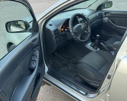 Бежевый Тойота Авенсис, объемом двигателя 2 л и пробегом 250 тыс. км за 2850 $, фото 9 на Automoto.ua
