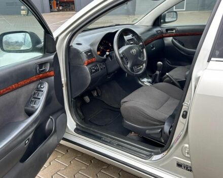 Бежевий Тойота Авенсіс, об'ємом двигуна 2 л та пробігом 1 тис. км за 2500 $, фото 5 на Automoto.ua