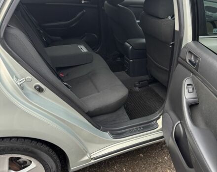 Бежевый Тойота Авенсис, объемом двигателя 0 л и пробегом 250 тыс. км за 3150 $, фото 18 на Automoto.ua