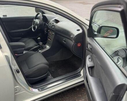 Бежевый Тойота Авенсис, объемом двигателя 0 л и пробегом 250 тыс. км за 3150 $, фото 16 на Automoto.ua