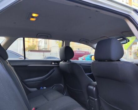 Бежевый Тойота Авенсис, объемом двигателя 2 л и пробегом 263 тыс. км за 6500 $, фото 9 на Automoto.ua