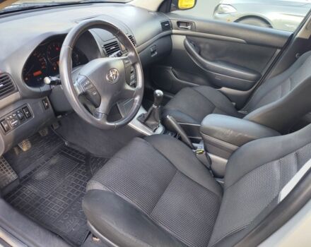 Бежевый Тойота Авенсис, объемом двигателя 2 л и пробегом 263 тыс. км за 6500 $, фото 7 на Automoto.ua