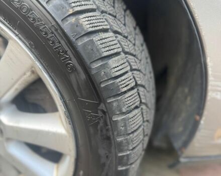 Бежевый Тойота Авенсис, объемом двигателя 2 л и пробегом 300 тыс. км за 2450 $, фото 6 на Automoto.ua