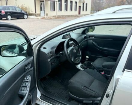 Бежевый Тойота Авенсис, объемом двигателя 2.2 л и пробегом 250 тыс. км за 3350 $, фото 10 на Automoto.ua