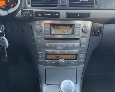 Бежевый Тойота Авенсис, объемом двигателя 2 л и пробегом 250 тыс. км за 3450 $, фото 14 на Automoto.ua