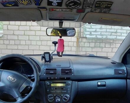 Бежевый Тойота Авенсис, объемом двигателя 2 л и пробегом 350 тыс. км за 2150 $, фото 5 на Automoto.ua