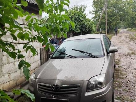 Бежевый Тойота Авенсис, объемом двигателя 1.79 л и пробегом 200 тыс. км за 6500 $, фото 1 на Automoto.ua