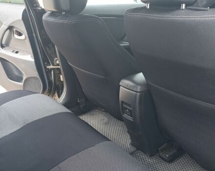 Черный Тойота Авенсис, объемом двигателя 2 л и пробегом 147 тыс. км за 8000 $, фото 8 на Automoto.ua