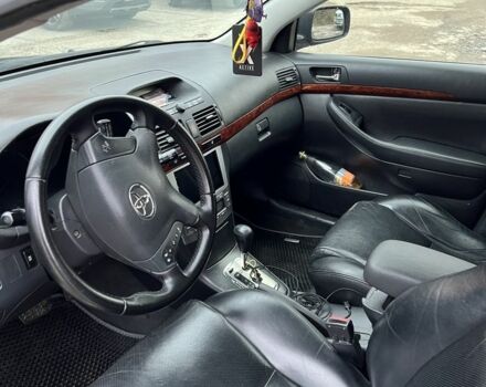 Черный Тойота Авенсис, объемом двигателя 2 л и пробегом 363 тыс. км за 4500 $, фото 5 на Automoto.ua