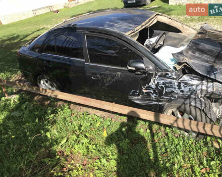 Чорний Тойота Авенсіс, об'ємом двигуна 1.8 л та пробігом 166 тис. км за 2700 $, фото 6 на Automoto.ua