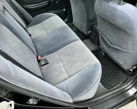 Черный Тойота Авенсис, объемом двигателя 1.6 л и пробегом 435 тыс. км за 3500 $, фото 7 на Automoto.ua