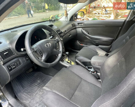 Черный Тойота Авенсис, объемом двигателя 2 л и пробегом 255 тыс. км за 6000 $, фото 4 на Automoto.ua