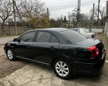 Черный Тойота Авенсис, объемом двигателя 2 л и пробегом 300 тыс. км за 4200 $, фото 2 на Automoto.ua