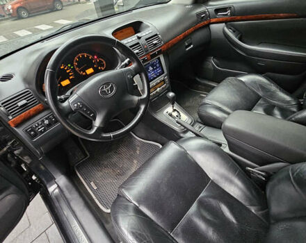 Чорний Тойота Авенсіс, об'ємом двигуна 2 л та пробігом 264 тис. км за 4500 $, фото 4 на Automoto.ua