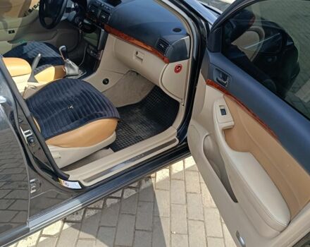 Чорний Тойота Авенсіс, об'ємом двигуна 1.8 л та пробігом 279 тис. км за 6000 $, фото 7 на Automoto.ua