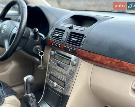 Черный Тойота Авенсис, объемом двигателя 1.79 л и пробегом 335 тыс. км за 4450 $, фото 11 на Automoto.ua