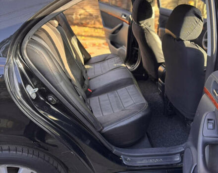 Черный Тойота Авенсис, объемом двигателя 1.8 л и пробегом 273 тыс. км за 5500 $, фото 6 на Automoto.ua