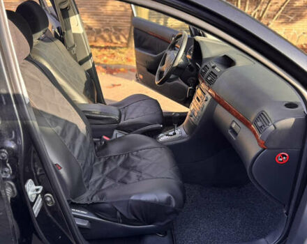 Черный Тойота Авенсис, объемом двигателя 1.8 л и пробегом 273 тыс. км за 5500 $, фото 5 на Automoto.ua