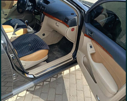 Черный Тойота Авенсис, объемом двигателя 1.8 л и пробегом 282 тыс. км за 6300 $, фото 7 на Automoto.ua