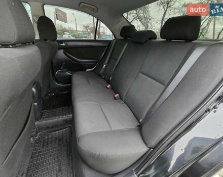 Черный Тойота Авенсис, объемом двигателя 2 л и пробегом 350 тыс. км за 4999 $, фото 22 на Automoto.ua