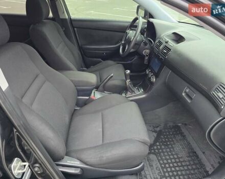 Черный Тойота Авенсис, объемом двигателя 2 л и пробегом 350 тыс. км за 4999 $, фото 18 на Automoto.ua
