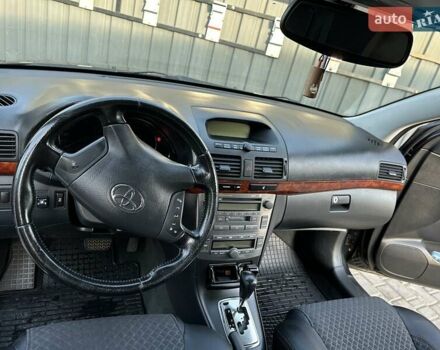 Черный Тойота Авенсис, объемом двигателя 1.79 л и пробегом 183 тыс. км за 6200 $, фото 5 на Automoto.ua