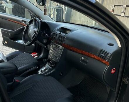 Черный Тойота Авенсис, объемом двигателя 1.79 л и пробегом 183 тыс. км за 6200 $, фото 6 на Automoto.ua