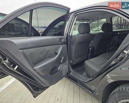 Черный Тойота Авенсис, объемом двигателя 2 л и пробегом 350 тыс. км за 4999 $, фото 27 на Automoto.ua