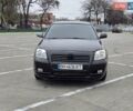 Черный Тойота Авенсис, объемом двигателя 2 л и пробегом 350 тыс. км за 4999 $, фото 2 на Automoto.ua